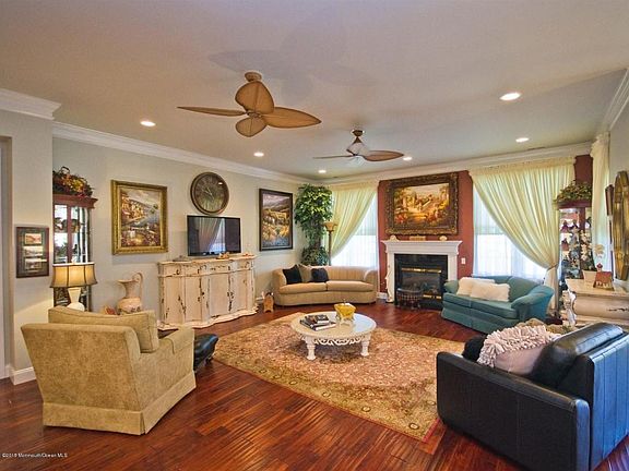 5th image of 5 Julianne Ct