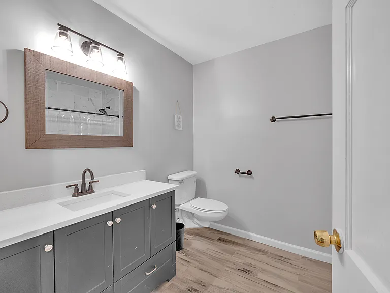 Sharonbrook Dr — Photo 5