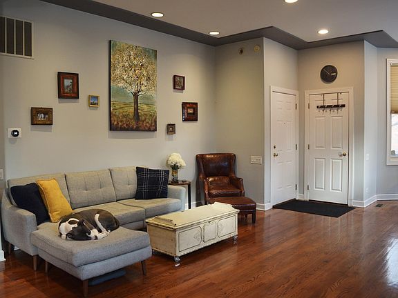 5th image of 1544 N Hoyne Ave APT 1A