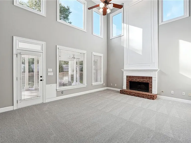 230 Brookeivey Ln — Photo 10