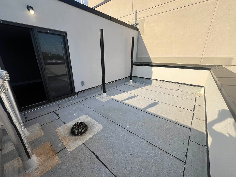 1st image of 2909 Avenue D #4D