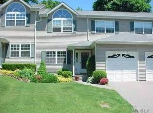 2 Springwood Ln, Huntington, NY 11743