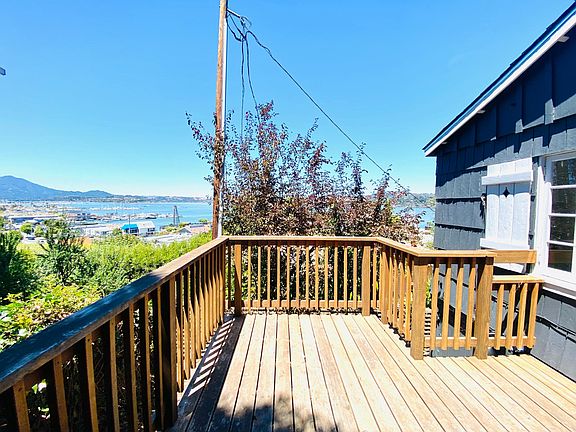 4th image of 204 Bulkley Ave #4