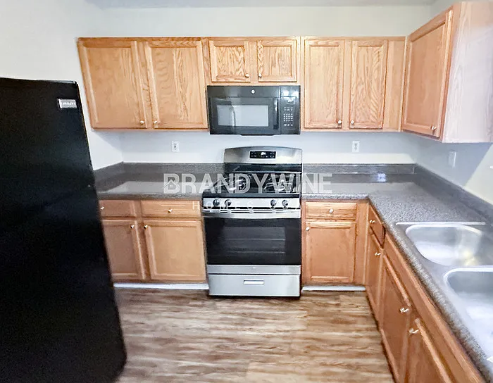 4599 White Rd — Photo 9
