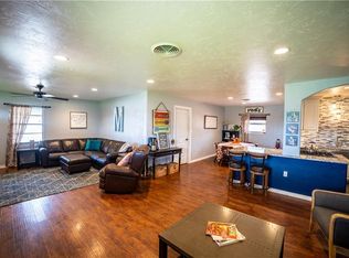 108 Hayes Dr, Wellston, OK 74881