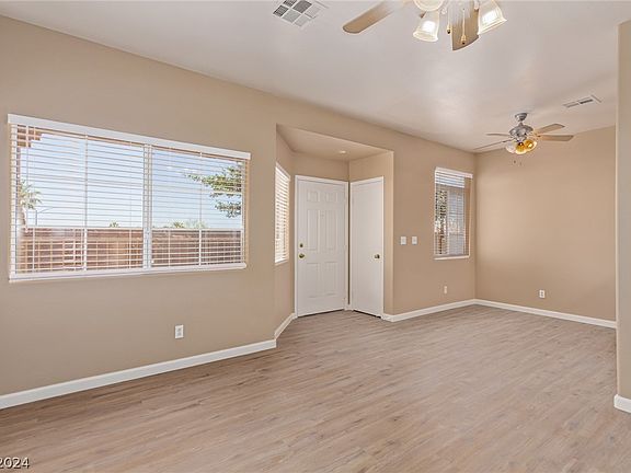 4th image of 1346 Dusty Creek St