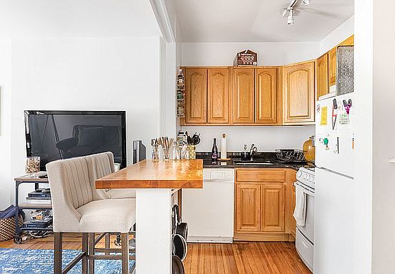 2nd image of 336 E 19th St #3B