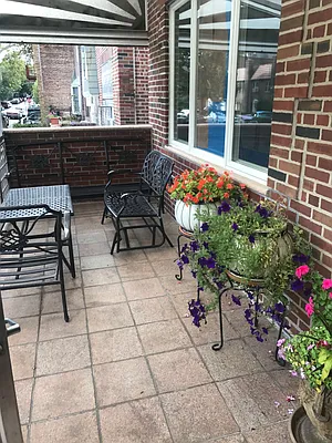 Rented by Johanna Vasiliadis, LREB | media 8