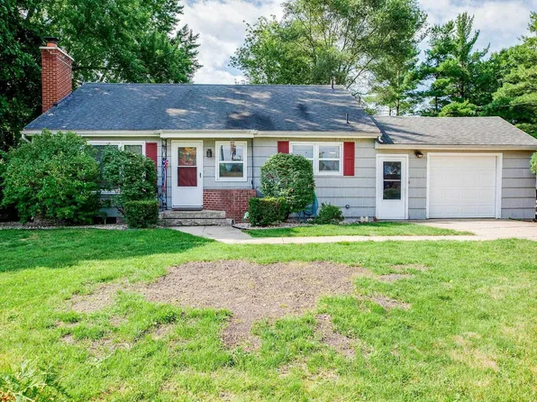 116 Sunnybrook Ct, South Bend, IN 46637