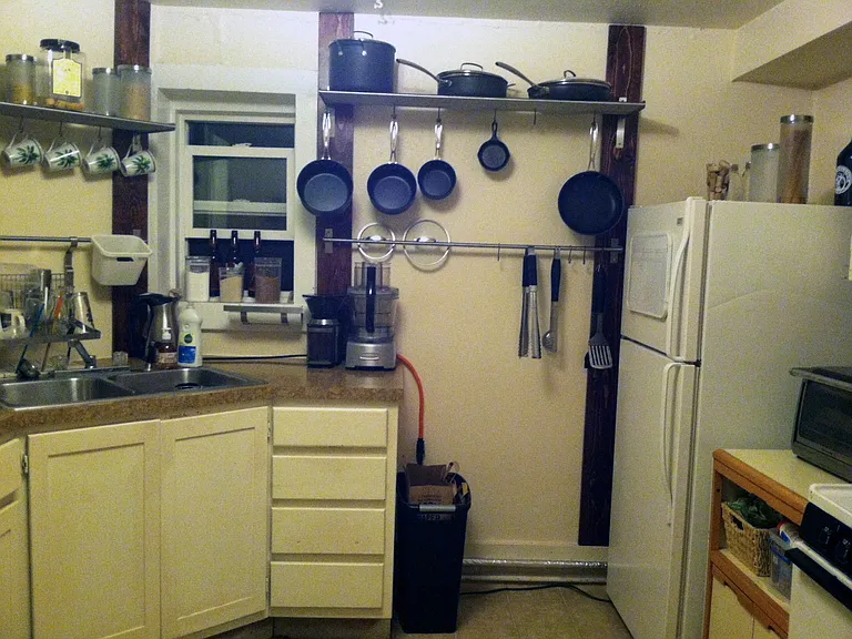 717 Mathews St — Photo 3