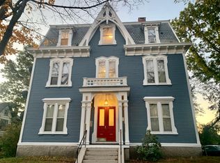 362 Rock St APT 1S, Fall River, MA 02720