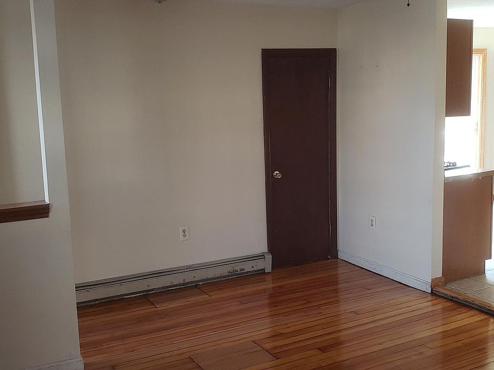 2nd image of 344 Broadway