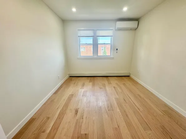 22-56 Steinway Street 3 image 3 of 10