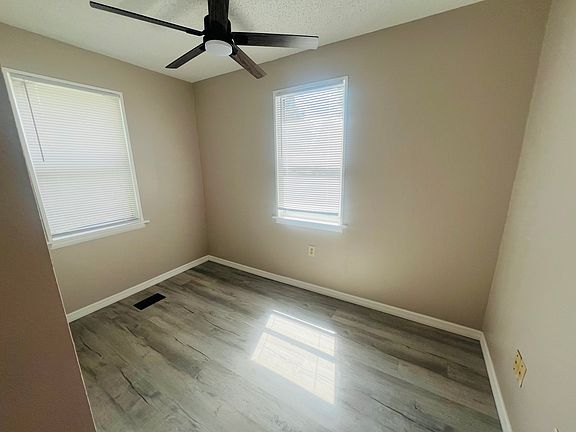 4th image of 223 1/2 S Lakeview Ave