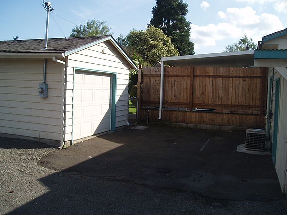 Detached workshop