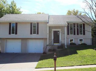 3411 15th St, Moline, IL 61265