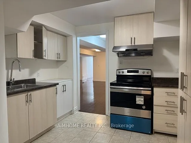 6 bed, $1,700 — Photo 2