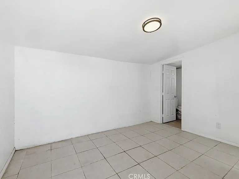 557 W Oldfield St — Photo 15
