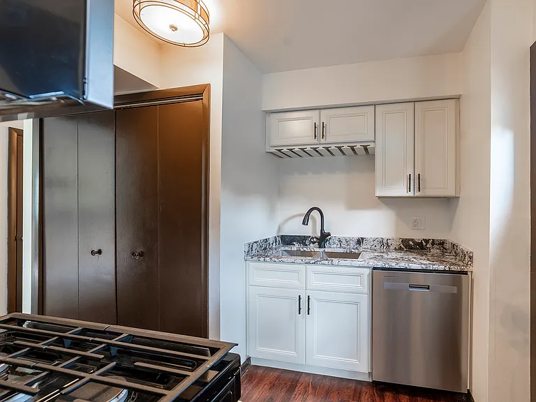 77 Joy St #77 — Photo 6