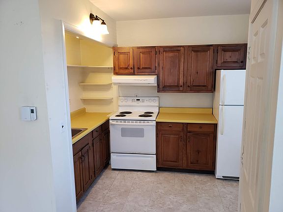 2nd image of 68 Middle St #2A