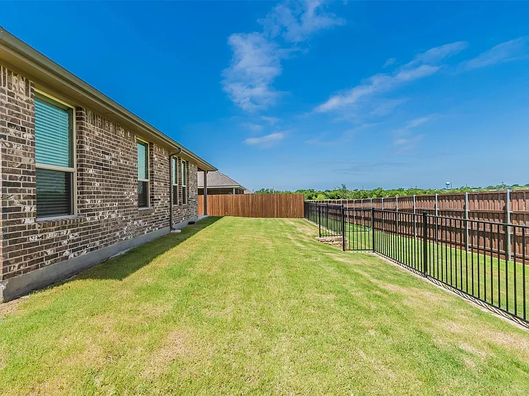 1343 Fox Hollow Rd — Photo 38
