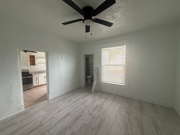 4th image of 1102 Edith Blvd SE #2