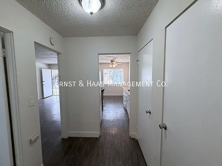1401 W Walnut St #2 — Photo 9