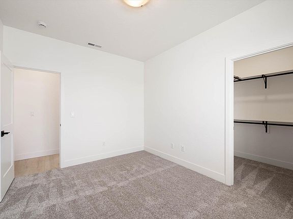 4th image of 3411 Nuthatch St