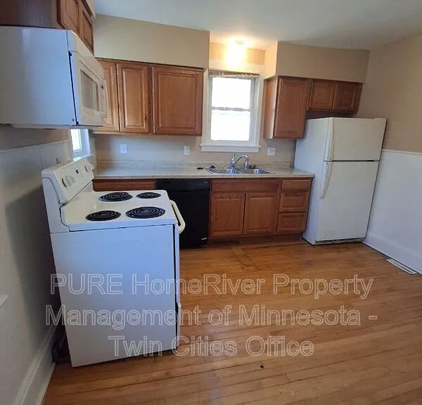987 Churchill St #1 — Photo 2