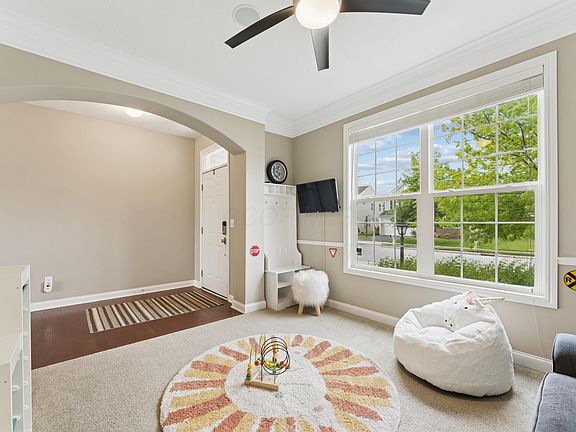 4th image of 670 Sunbury Meadows Dr