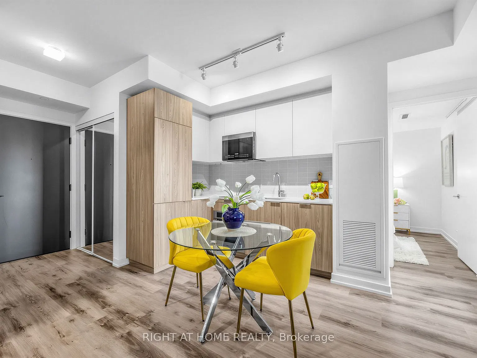 2 bed, $2,150 — Photo 3