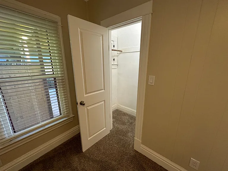 678 N Shaffer St — Photo 38