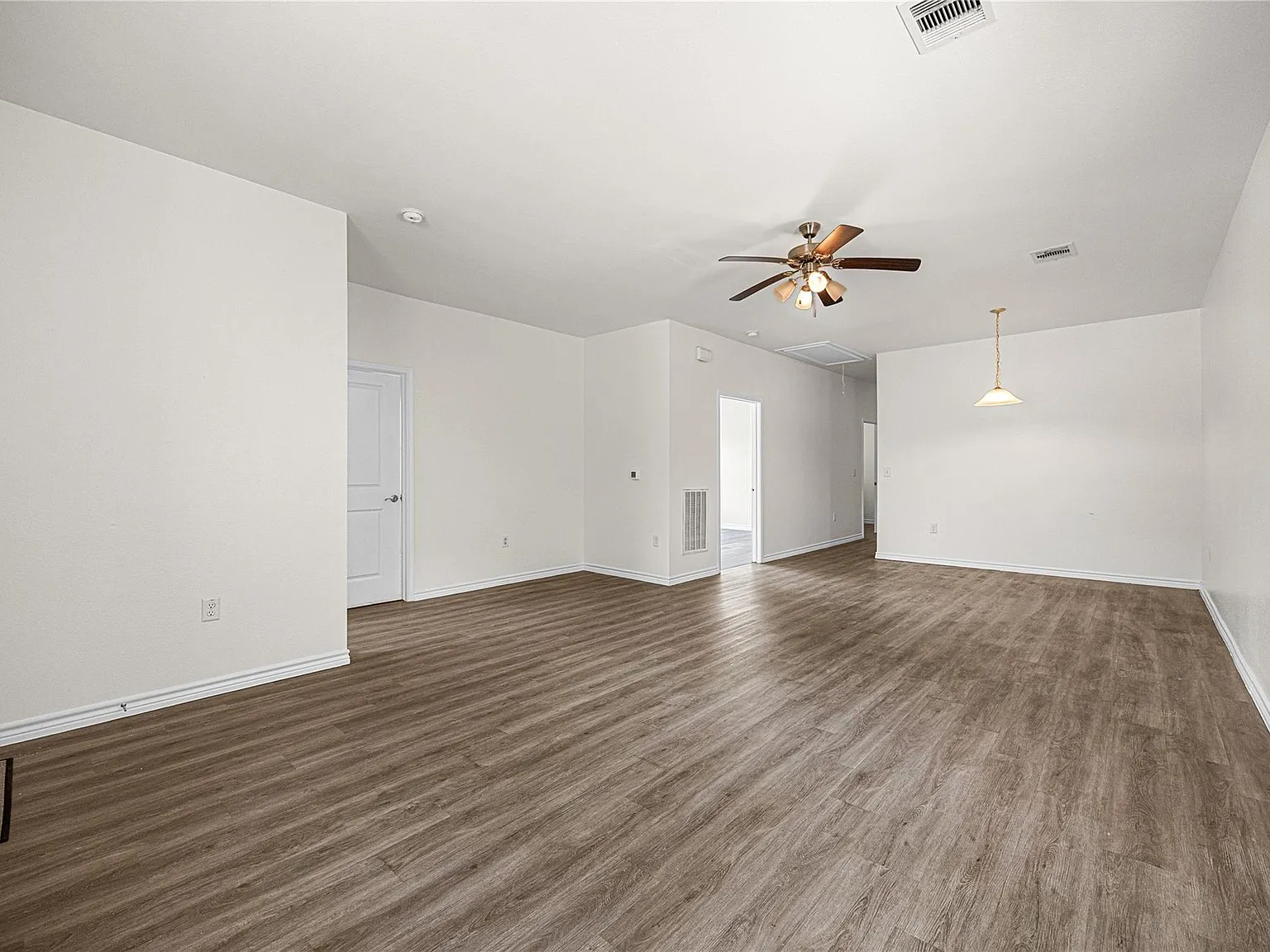 2 bed, 2.0 bath, 1400 sqft, $1,350 — Photo 4