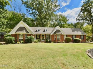 24 McIntosh Dr, Jackson, TN 38305