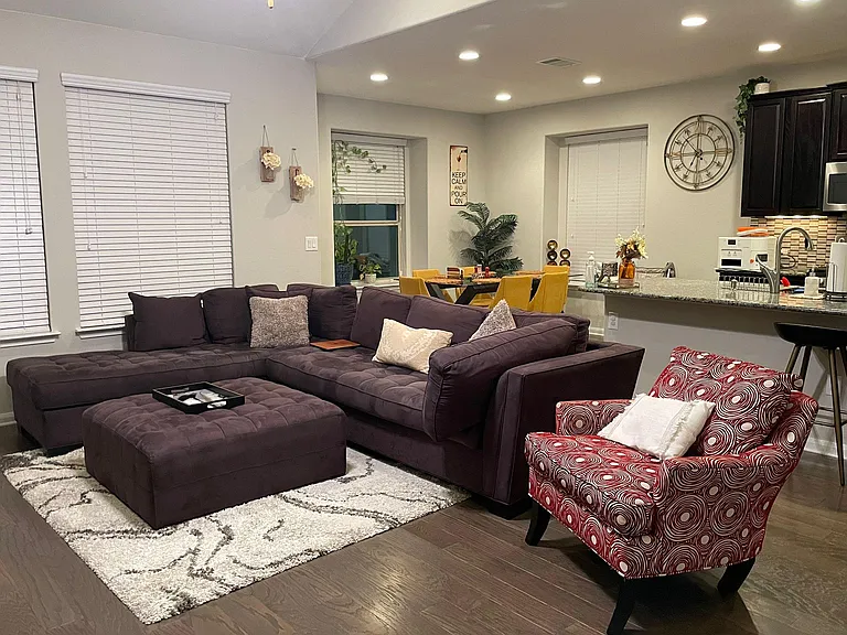 2404 Muzzie Ln — Photo 24