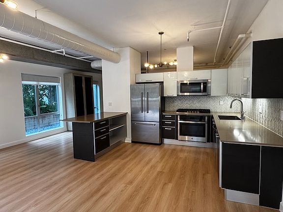 3rd image of 645 W 9th St APT 231
