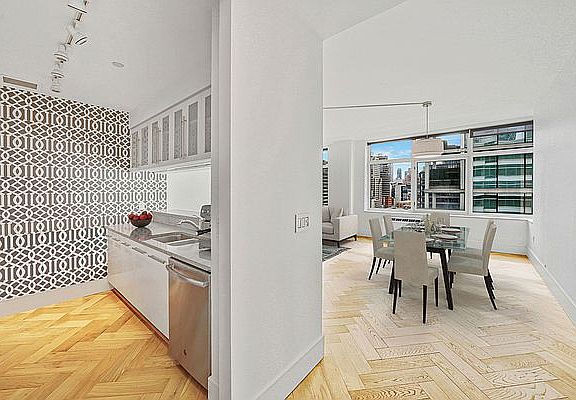 5th image of 1 Morton Sq APT 12CE