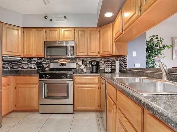 5th image of 440 Cavalier Ct APT E