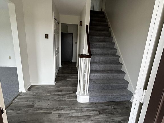 3rd image of 239 Sierra Dr