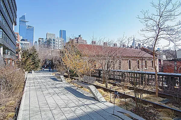 Rented by REAL New York | media 9