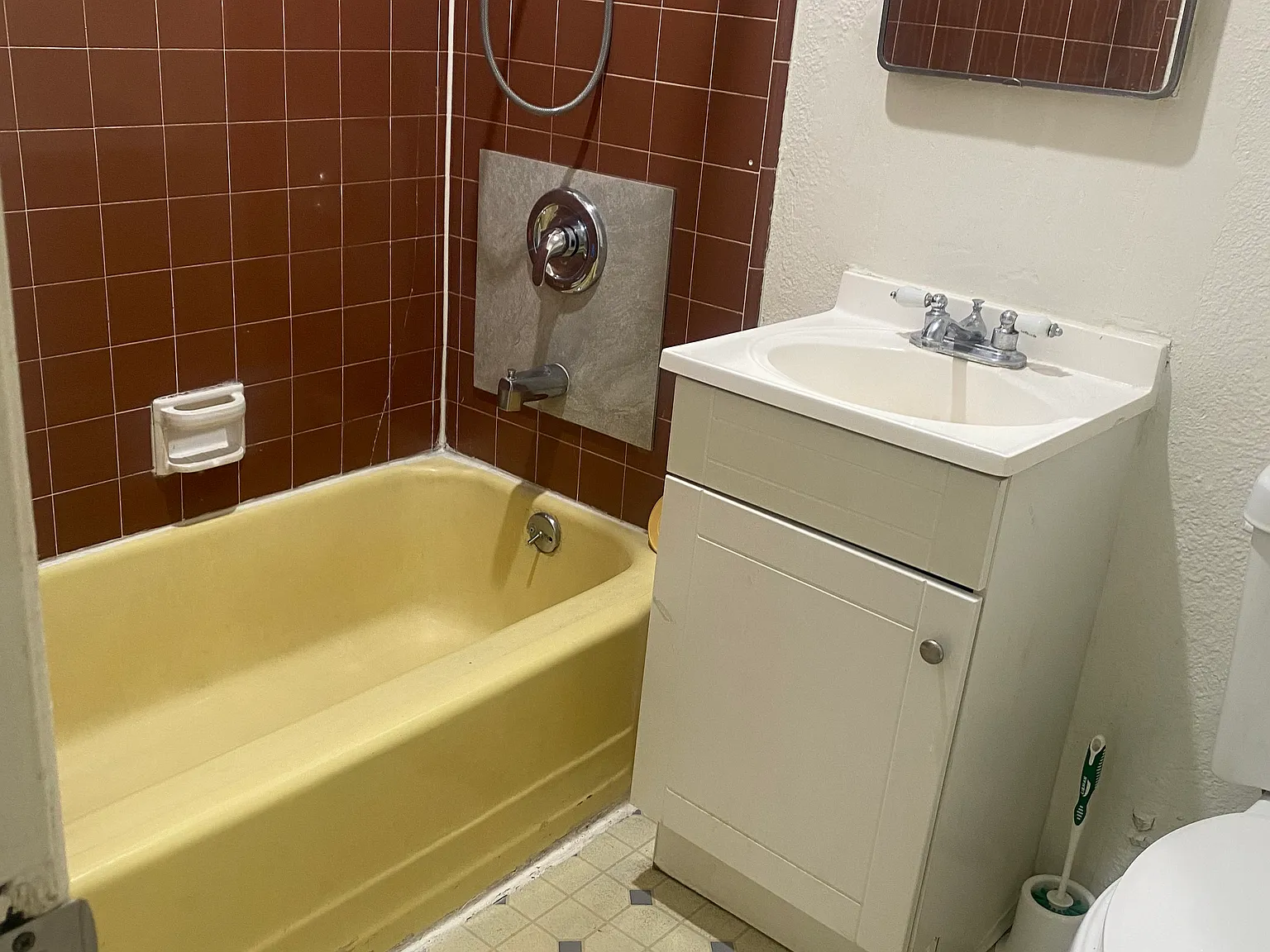 2 bed, 1100 sqft, $1,700 — Photo 4