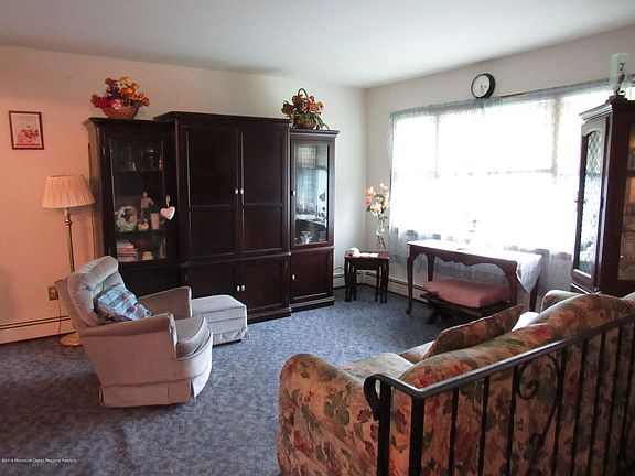 2nd image of 18 Harbor View Ln