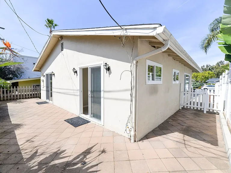 219 W Avenida Palizada — Photo 23