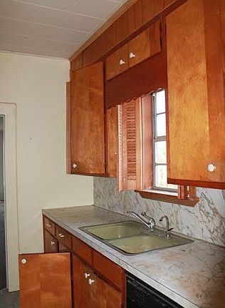 3rd image of 381 Private Road 2483