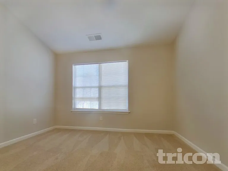 1047 Winterglen Way — Photo 9