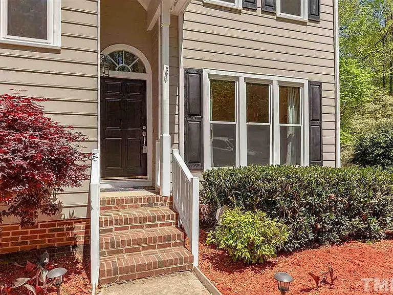 107 Thensia Ct — Photo 2