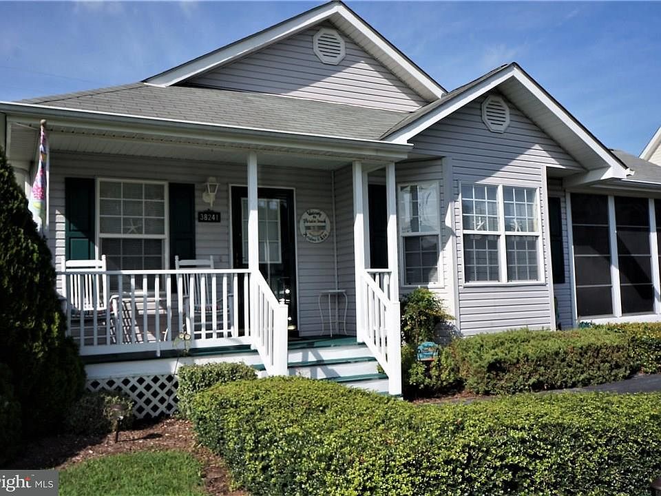 1st image of 38241 Clover Ln