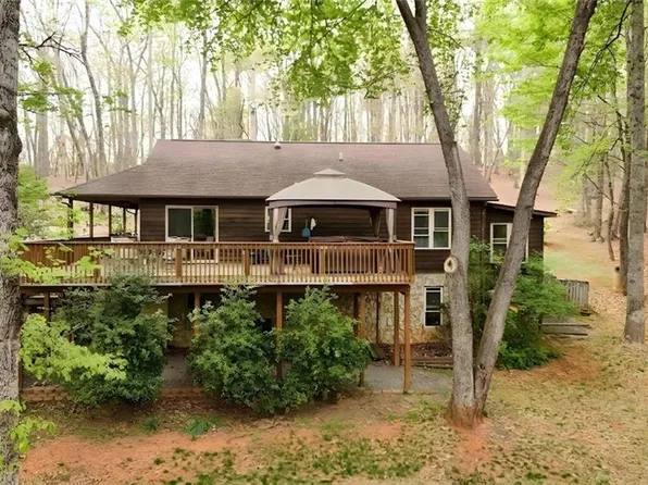 227 Baldwin Dr, Lowgap, NC 27024