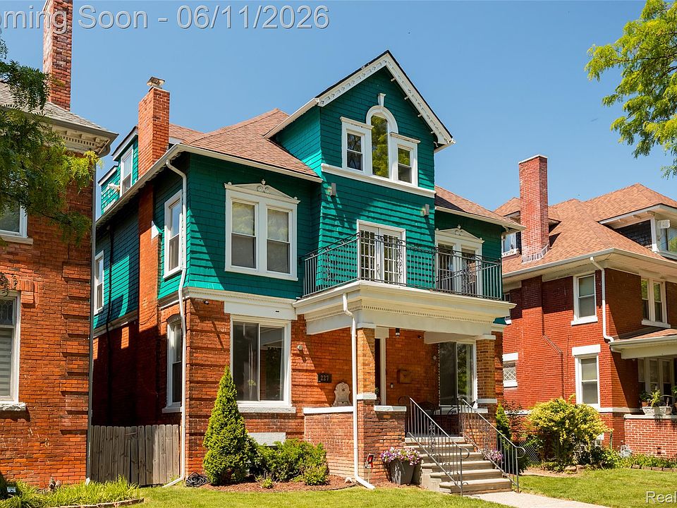 1st image of 227 Melbourne St