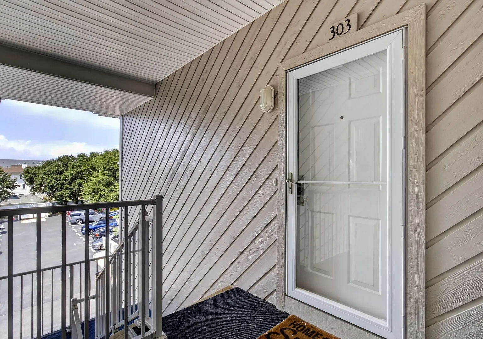Great condo in great location — Photo 3
